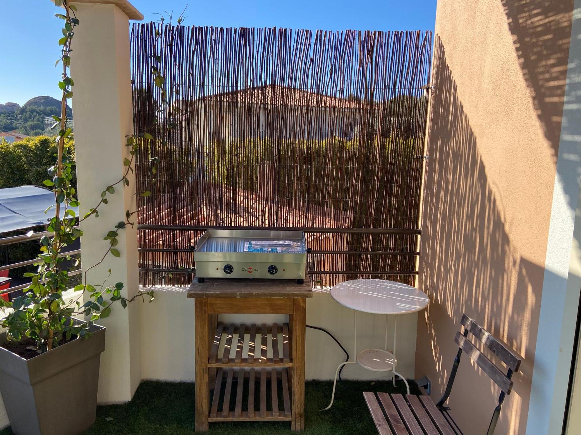 Sublime Logement Avec Vue Mer Et Jacuzzi La Ciotat Exterior photo