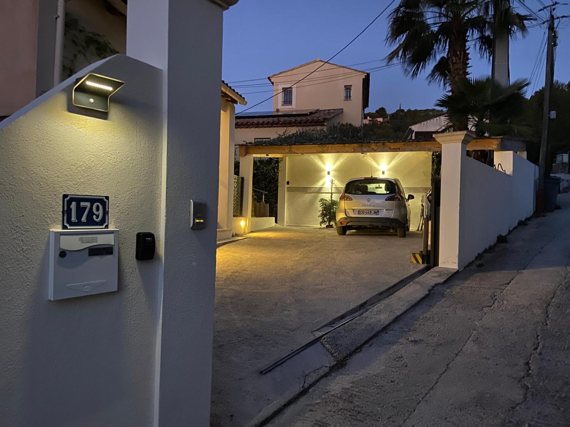 Sublime Logement Avec Vue Mer Et Jacuzzi La Ciotat Exterior photo